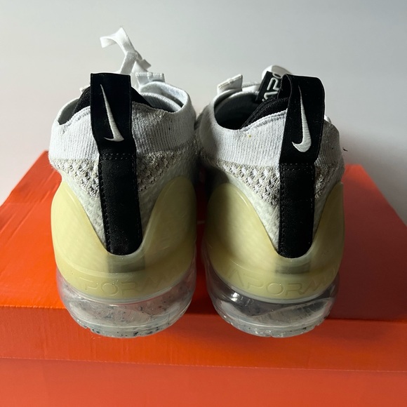 🌟SOLD🌟Nike Vapormax metallic silver (Size 12) - Picture 2 of 9